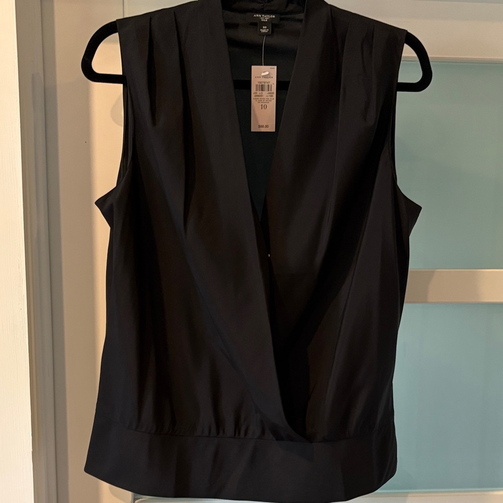 NWT Ann Taylor black wrap blouse 100% 💯 silk